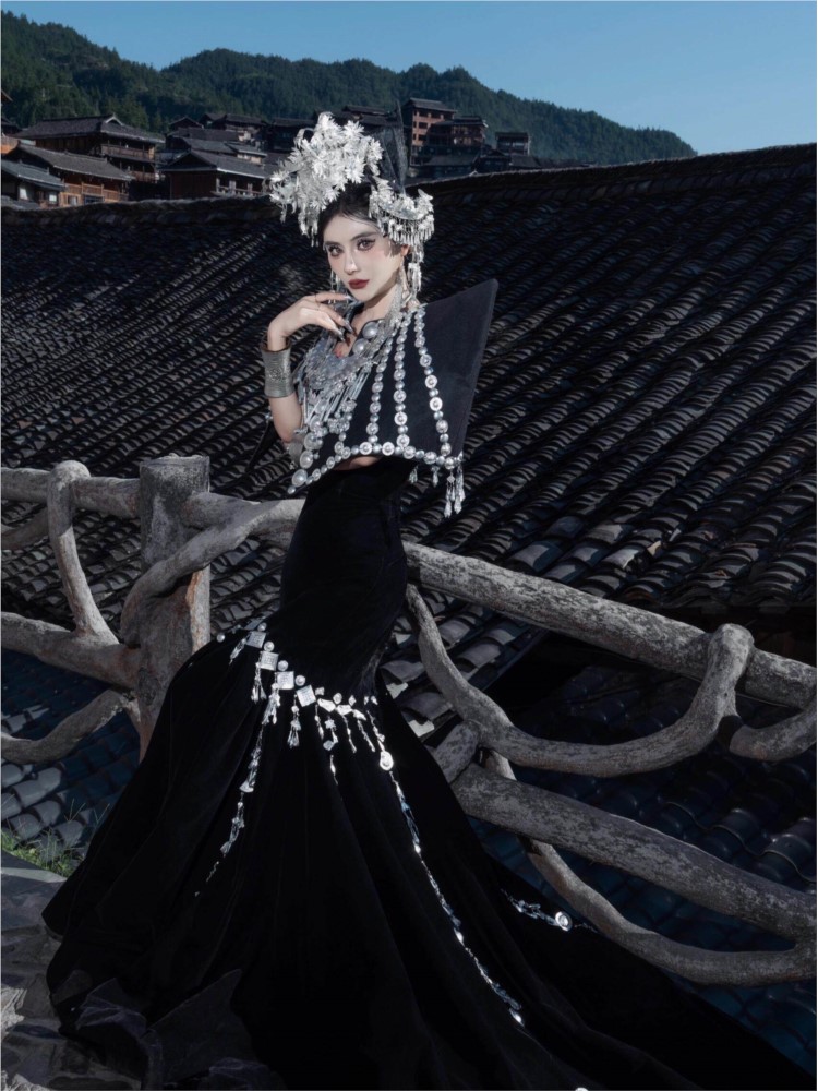 Ethnic Fashion Shoot - Neue schwarze Modeoutfits im Ethno-Stil für