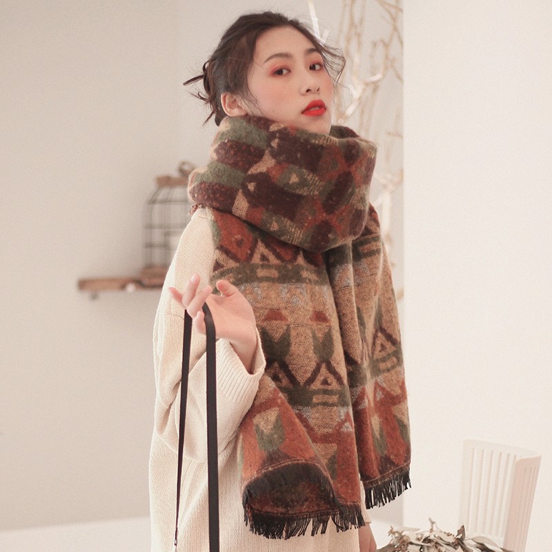 Ethnic Fashion Photography - Ethnischer, dicker, warmer Strickschal für Damen,