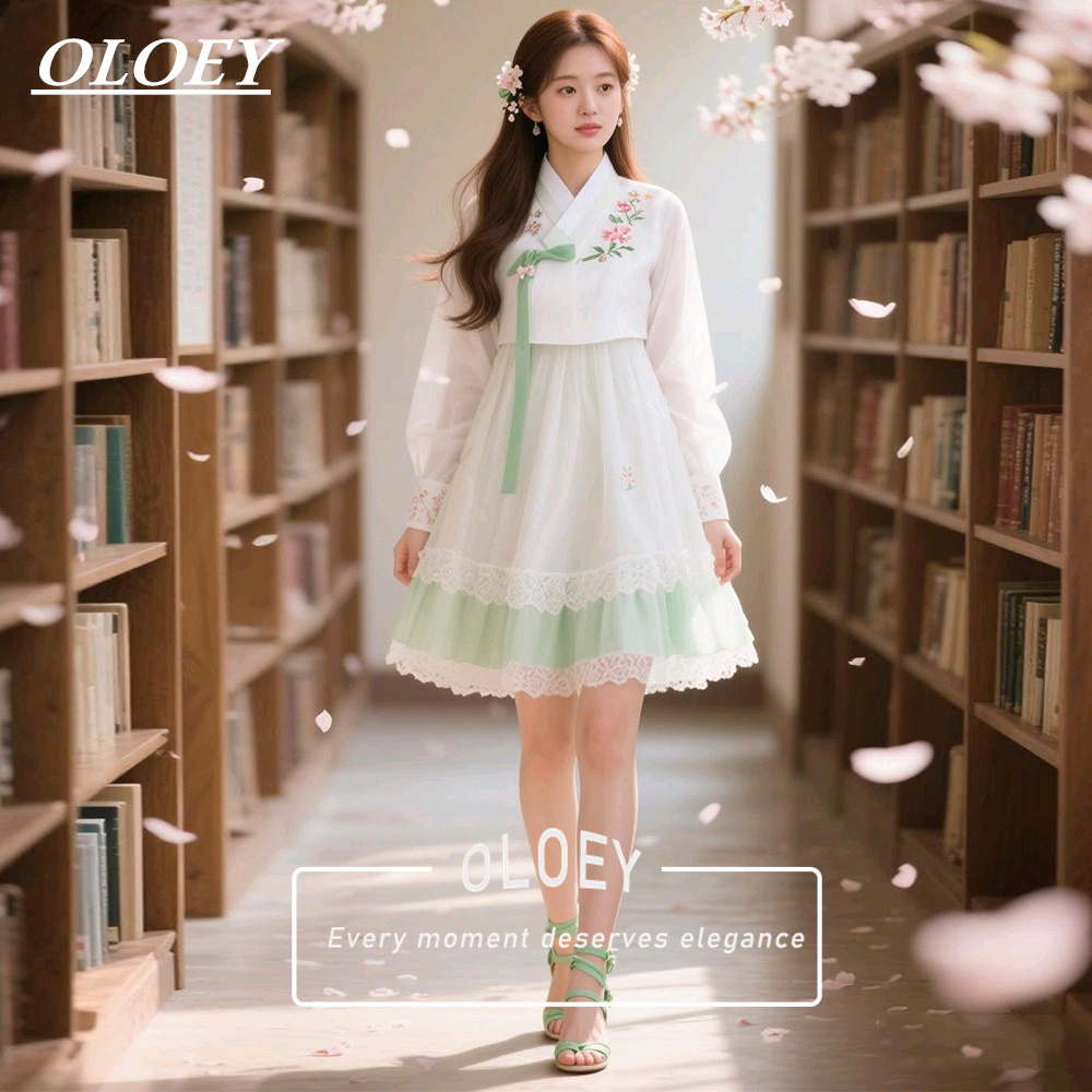 Hanbok Modern Set - OLOEY Modernes Grün-Elfenbeinfarbenes Kurzes Konzert-Hanbok-Set aus