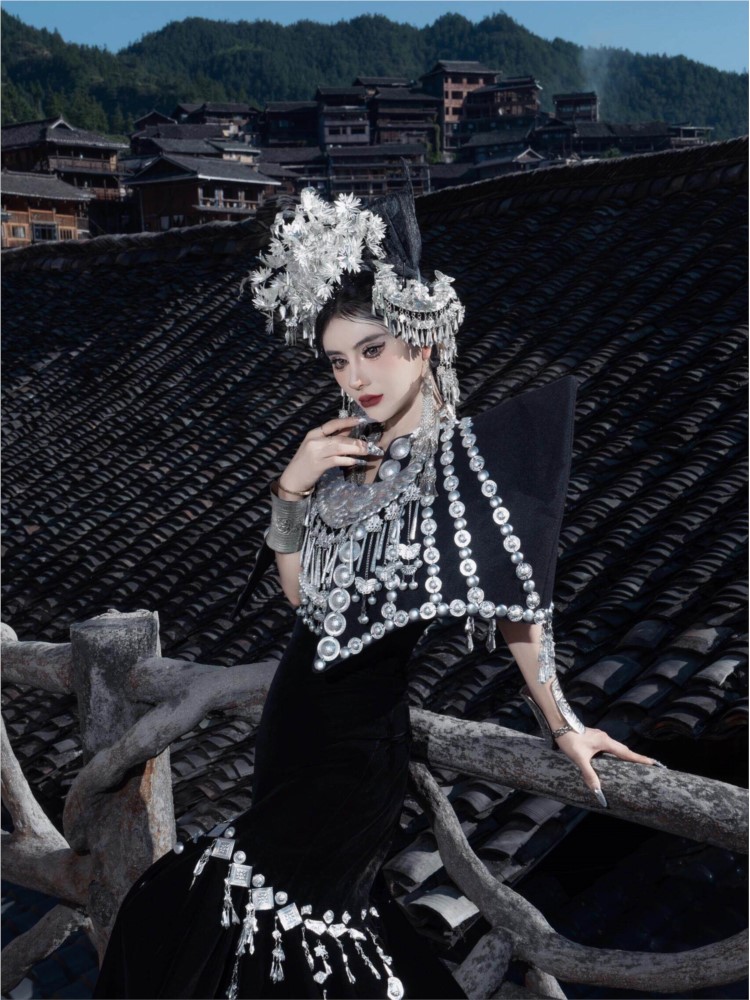 Neue schwarze Modeoutfits im E – Ethnic Fashion Shoot Bewertung und Preis