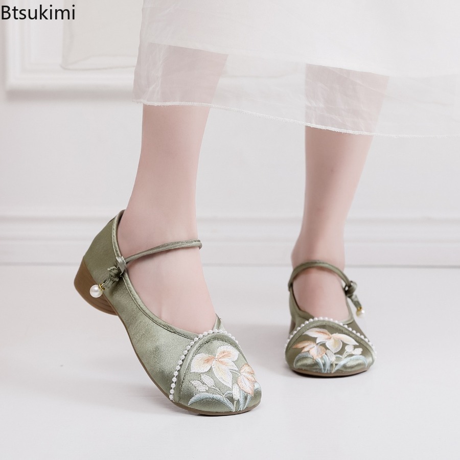 Modische bestickte Damenschuhe – Ethnic Fabric Bewertung und Preis
