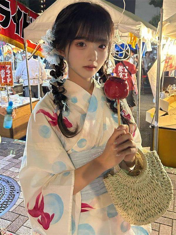 Traditionelles japanisches Kim – Ethnic Fashion Shoot Bewertung und Preis